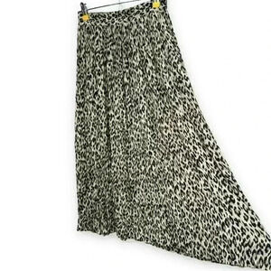 Vintage 90s Stonebridge Women's Animal Print Crinkled Maxi Skirt - Size P/S